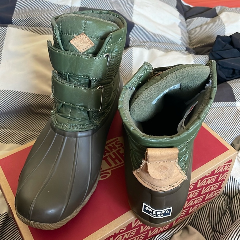 Sperry boots 8 womens